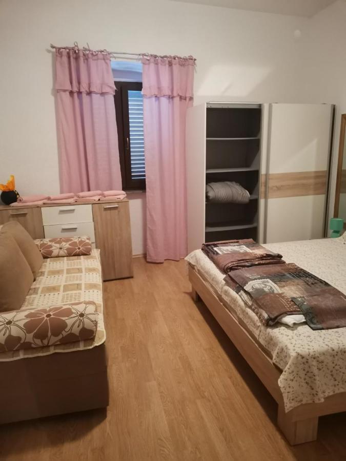 Apartman Miki Pula Eksteriør billede